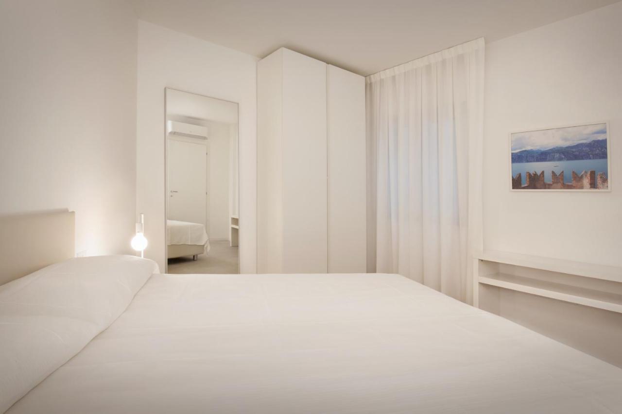 Apartment Azzurro Torri Del Benaco Εξωτερικό φωτογραφία