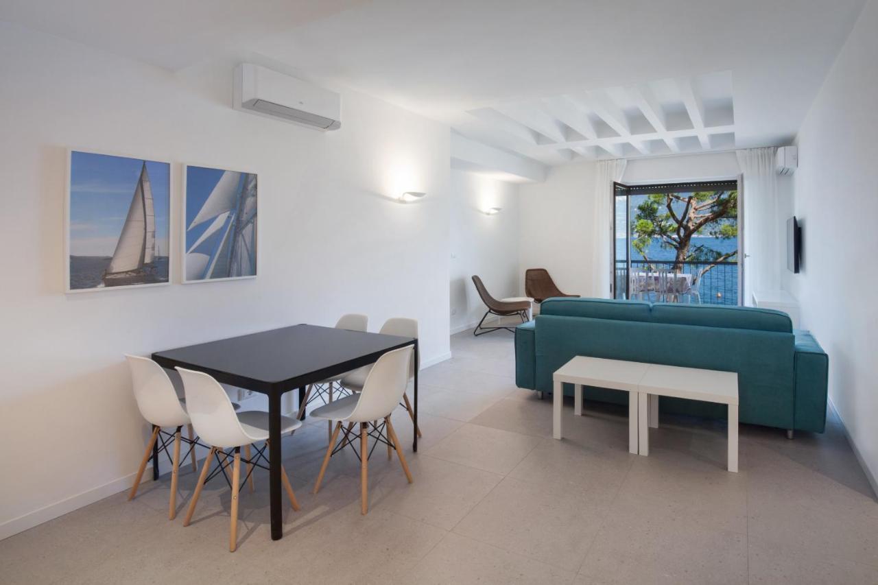 Apartment Azzurro Torri Del Benaco Εξωτερικό φωτογραφία