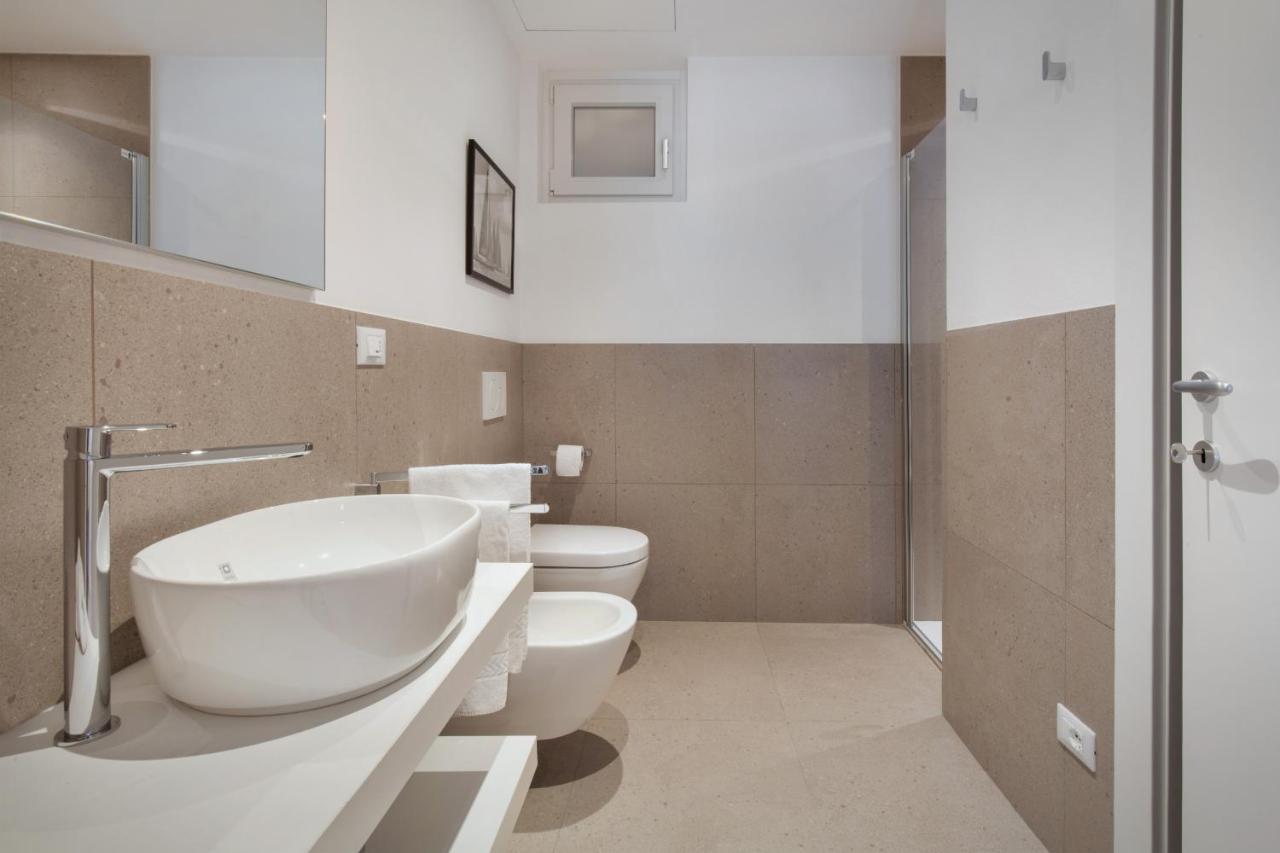 Apartment Azzurro Torri Del Benaco Εξωτερικό φωτογραφία